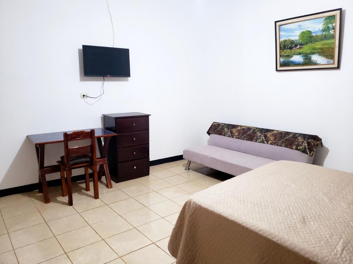 Judys Home - Bed And Breakfast Retalhuleu Exterior foto